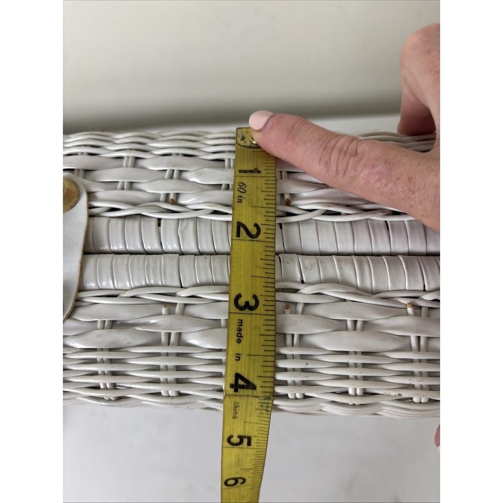 Vintage 60s Wicker Woven Shell Bag Lucite Handles White Retro Statement Beach - Picture 12 of 13